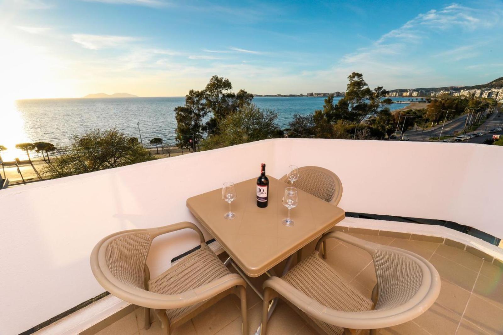 Apartment Ej Beachfront Luxury